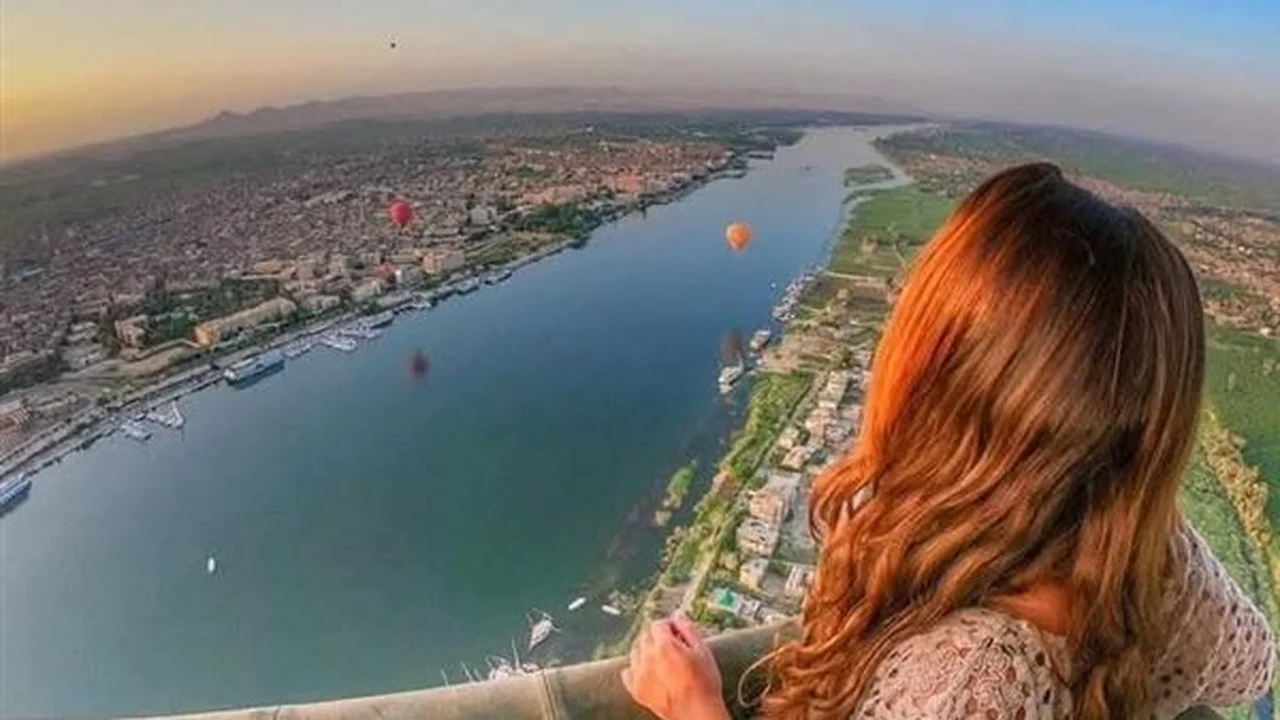 أجواء دافئة نهارًا.. توقعات درجات الحرارة وفرص سقوط الأمطار في الأقصر اليوم